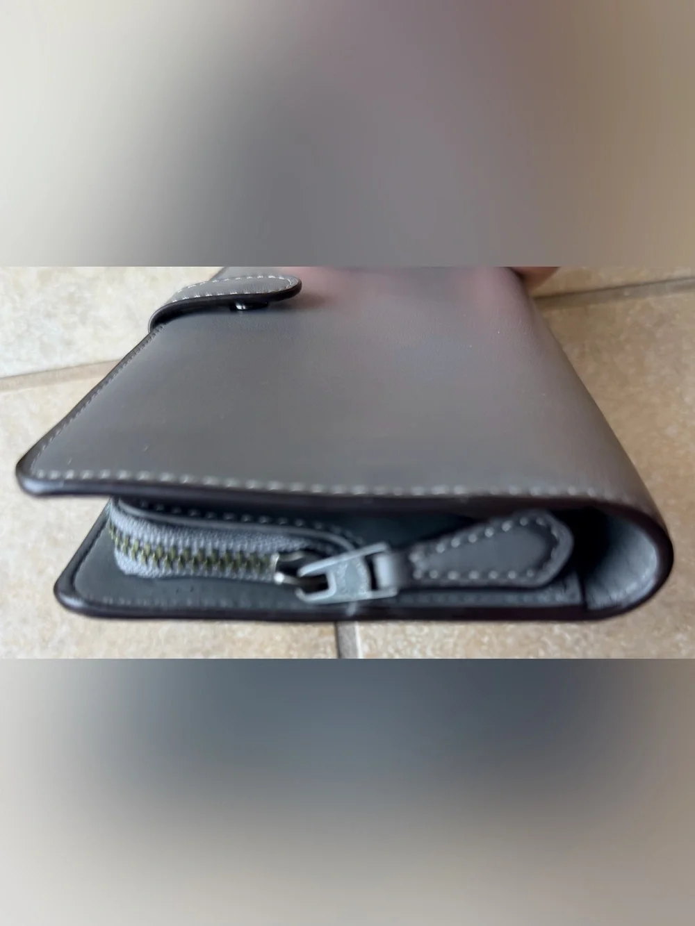 Coach Slim Light Gray leather woman wallet
